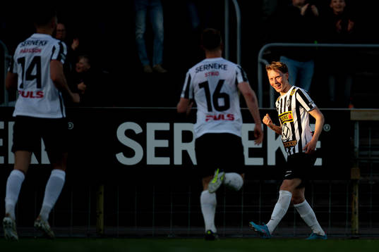 Landskronas Adam Egnell jublar
