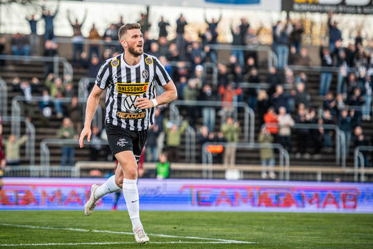 Landskronas Erik Pärsson jublar