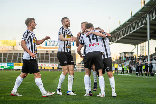 Landskronas spelare jublar