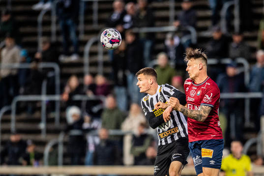 Landskronas Robin Dzabic och Örgrytes Marcus Haglind