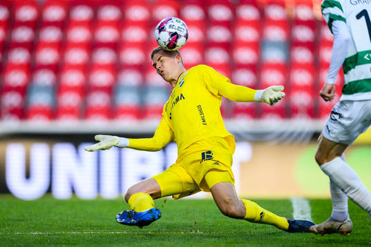 Östers målvakt Mathias Nilsson