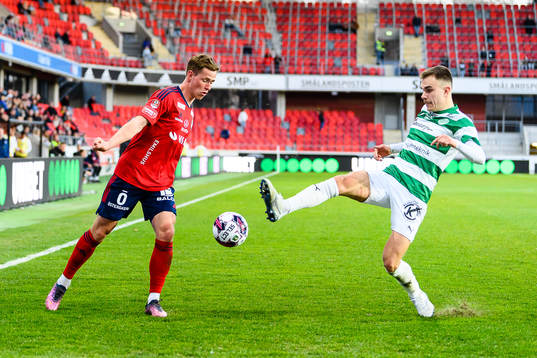 Östers Alex Thor Hauksson och Västerås Dusan Jajic