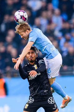 Malmö FFs Oscar Lewicki och IFK Göteborgs Hosam Aiesh