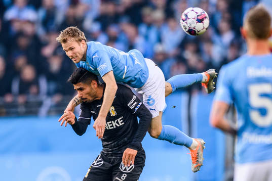 Malmö FFs Oscar Lewicki och IFK Göteborgs Hosam Aiesh