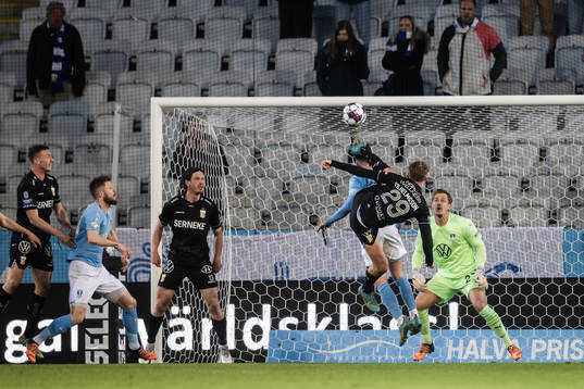 IFK Göteborgs Oscar Vilhelmsson mot Malmö FFs Erdal Rakip