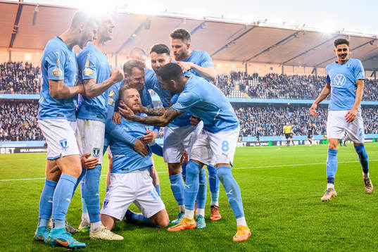 Malmö FFs Anders Christiansen kramas om