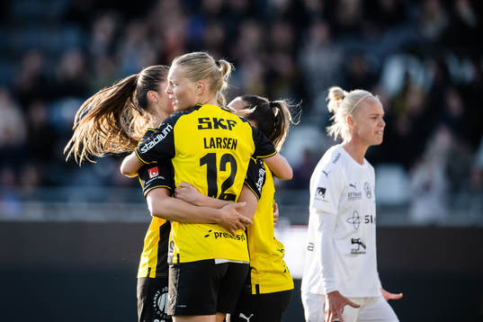 Häckens Stine Larsen jublar