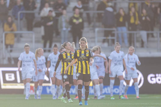 Häckens Andrine Stolsmo Hegerberg deppar medan Rosengårds
