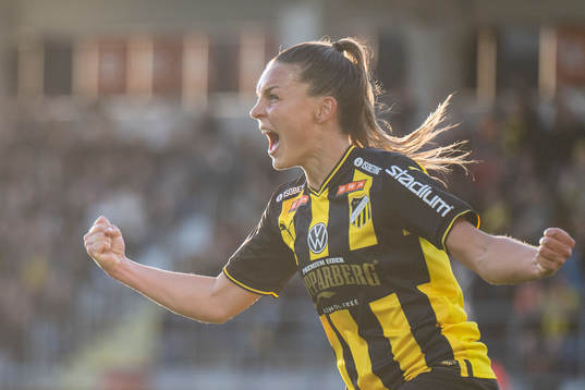 Häckens Johanna Ryttning Kaneryd jublar