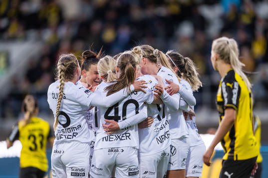 Rosengårds Caroline Seger jublar med lagkamrater