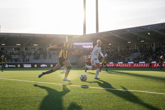 Häckens Stine Larsen och Rosengårds Caroline Seger