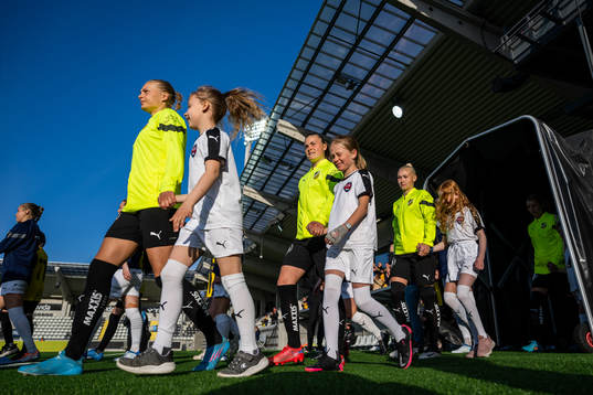 Häckens Stine Larsen, Hanna Wijk och Marika Bergman Lundin
