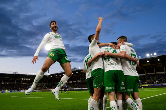 Hammarbys spelare jublar