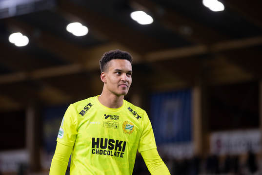 Hammarbys målvakt Oliver Dovin