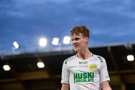 Hammarbys Williot Swedberg jublar