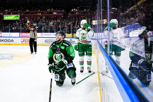 Färjestads Per Åslund och Rögles Leon Bristedt