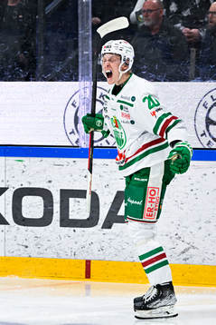 Rögles Oliver Tärnström jublar