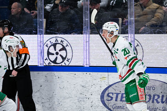 Rögles Oliver Tärnström jublar