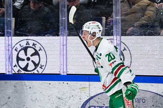 Rögles Oliver Tärnström jublar