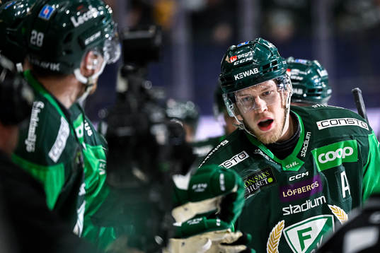 Färjestads Victor Ejdsell jublar
