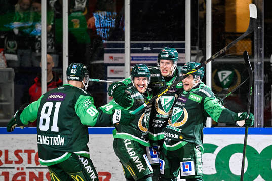 Färjestads Victor Ejdsell jublar