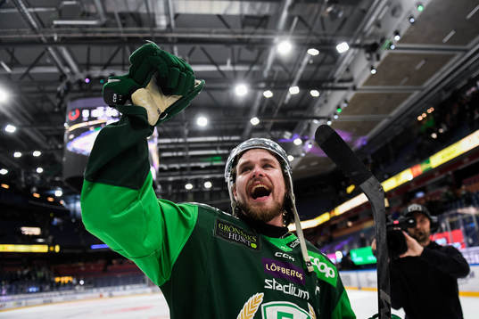 Färjestads Linus Johansson jublar