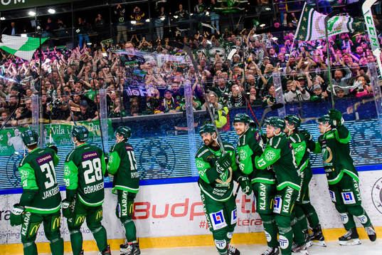 Färjestads spelare jublar