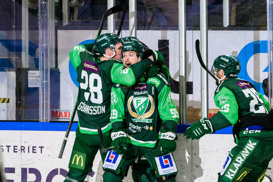Färjestads Linus Johansson jublar