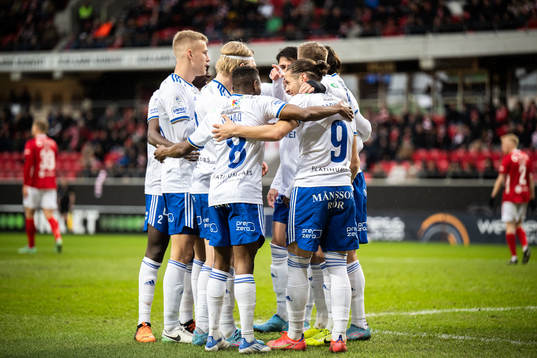 IFK Norrköpings Eman Markovic jublar med lagkamrater