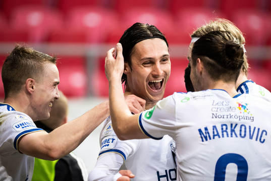 Norrköpings Elias Desport jublar
