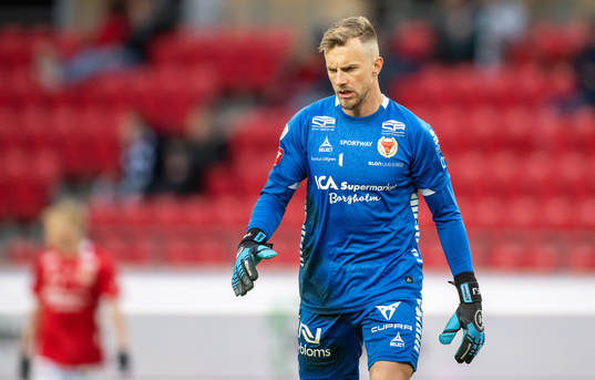 Kalmars målvakt Ricardo Friedrich deppar