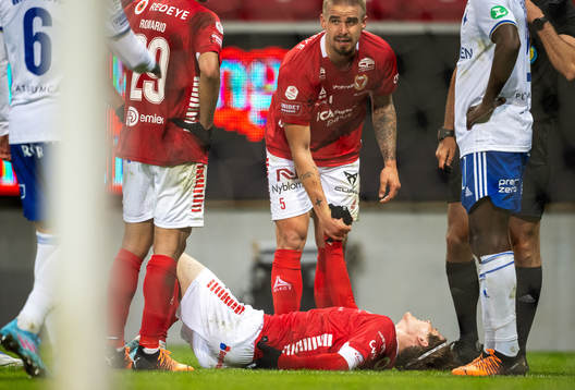 Kalmars Oliver Berg har ont