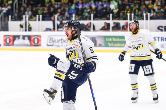 s Fredrik Forsberg jublar
