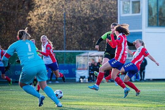 Ingrid Ryland of Brann scores the 0-1 goal