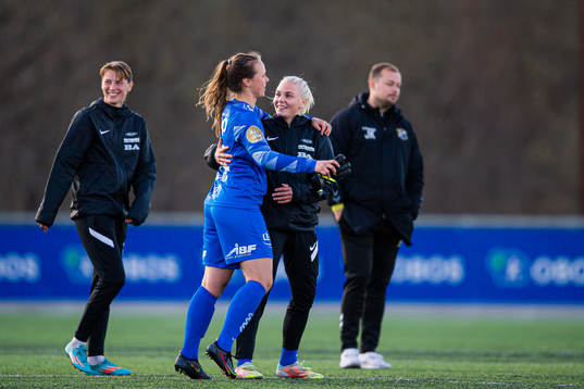 Sandra Stavenes and Hanne Larsen of Brann