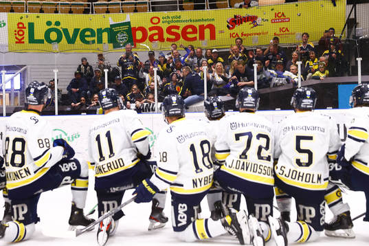 s spelare tackar publiken