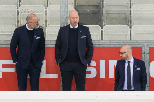 Assistant coach Markus Åkerblom, assistant coach Marcus