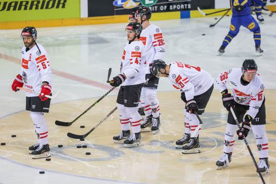 Players of Austria at warm up