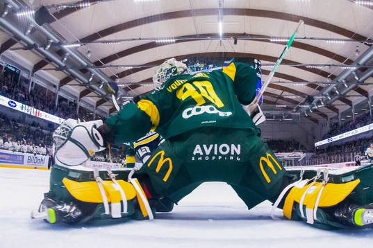 Björklövens målvakt Joona Voutilainen släpper in 2-3 av