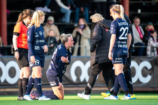 Rosengårds Stefanie Sanders har ont