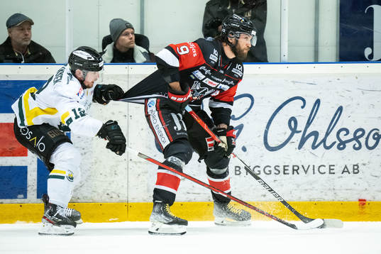 Östersunds Linus Rotbakken och Nybros Eero Savalahti