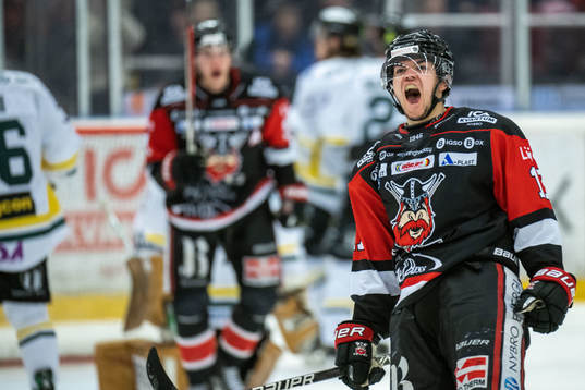 Nybros Lukas Macklin jublar