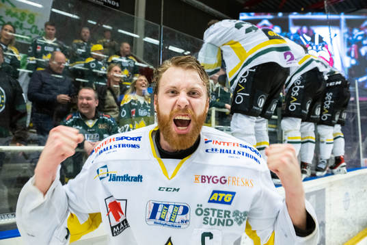Bläddra bland fler bilder av Ishockey, Kval till Hockeyallsvenskan, Nybro - Östersund