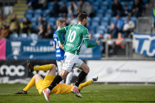 Brages Niklas Söderberg jublar