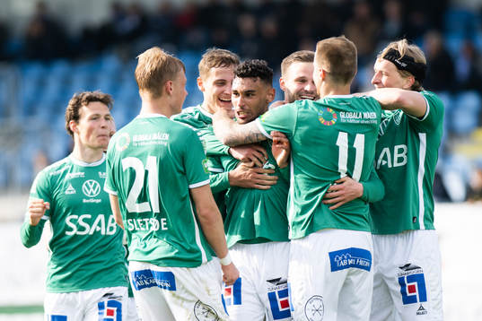 Brages Joakim Persson jublar