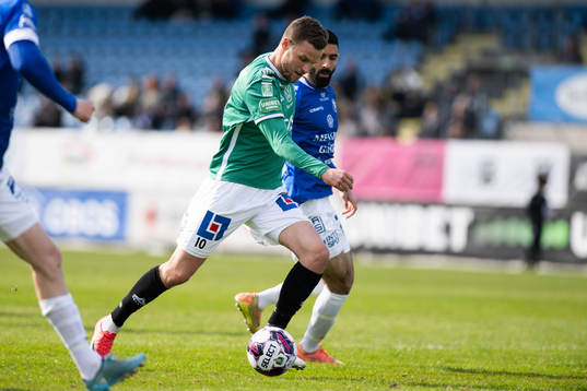 Brages Niklas Söderberg skjuter in 2-1 målet