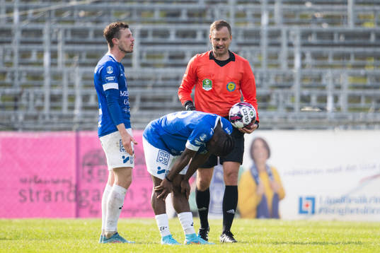 Trelleborgs Henry Offia deppar