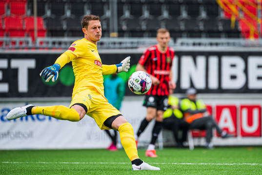 Brommapojkarnas målvakt Jonas Olsson