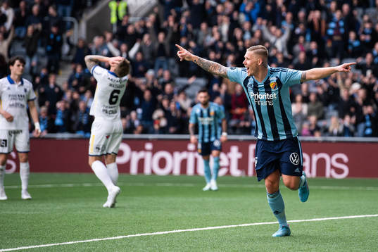 Djurgårdens Victor Edvardsen jublar