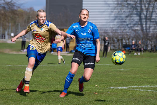 Södra Sandbys Linnea Philipsson och Halmstads Emma Skantz